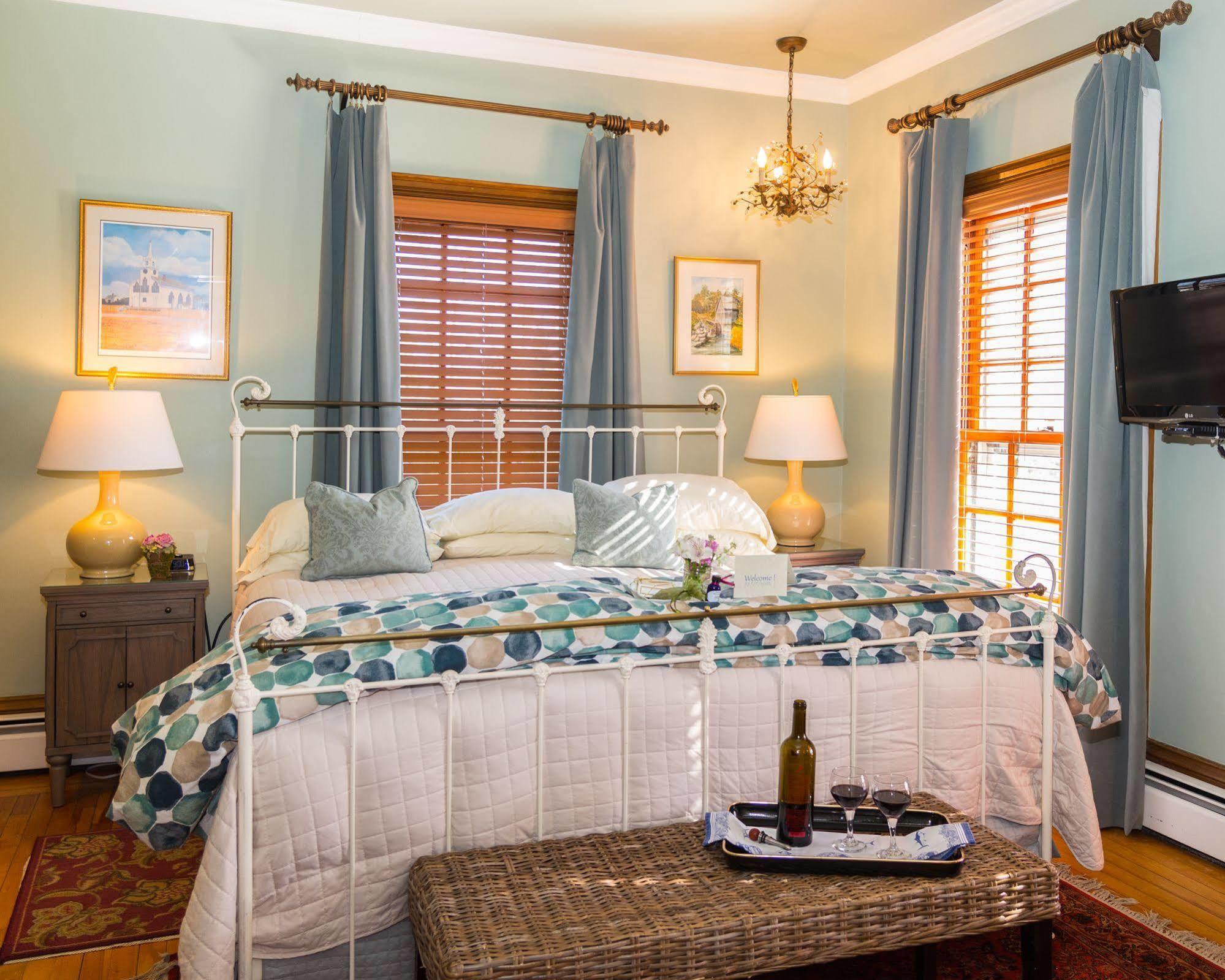 Captain Freeman Inn Брюстър Екстериор снимка